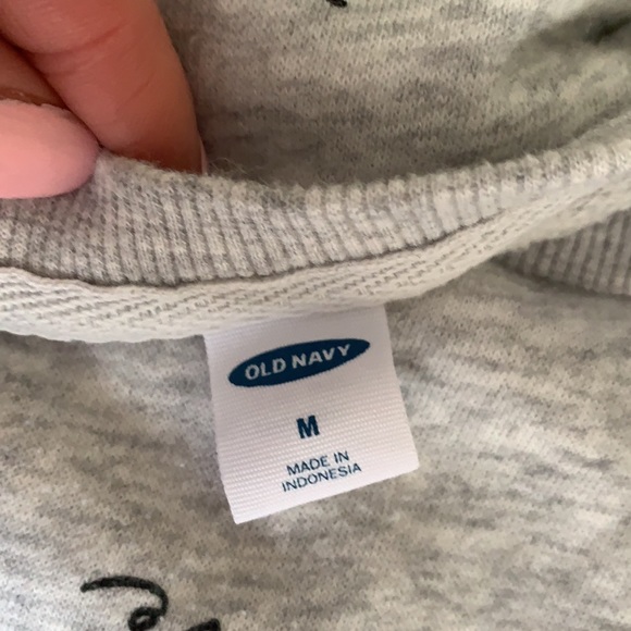 M Old Navy sweatshirt - Picture 2 of 3
